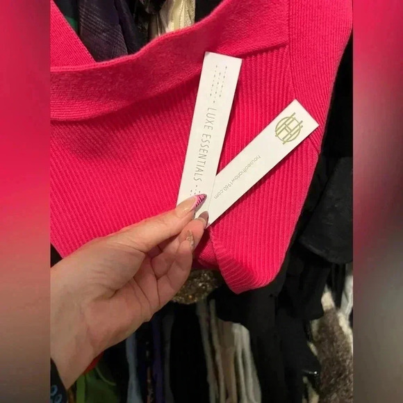 NWT House of Harlow 1960 HOT Pink Crop Top - Perfect for Barbiecore Fashion! - Picture 3 of 16